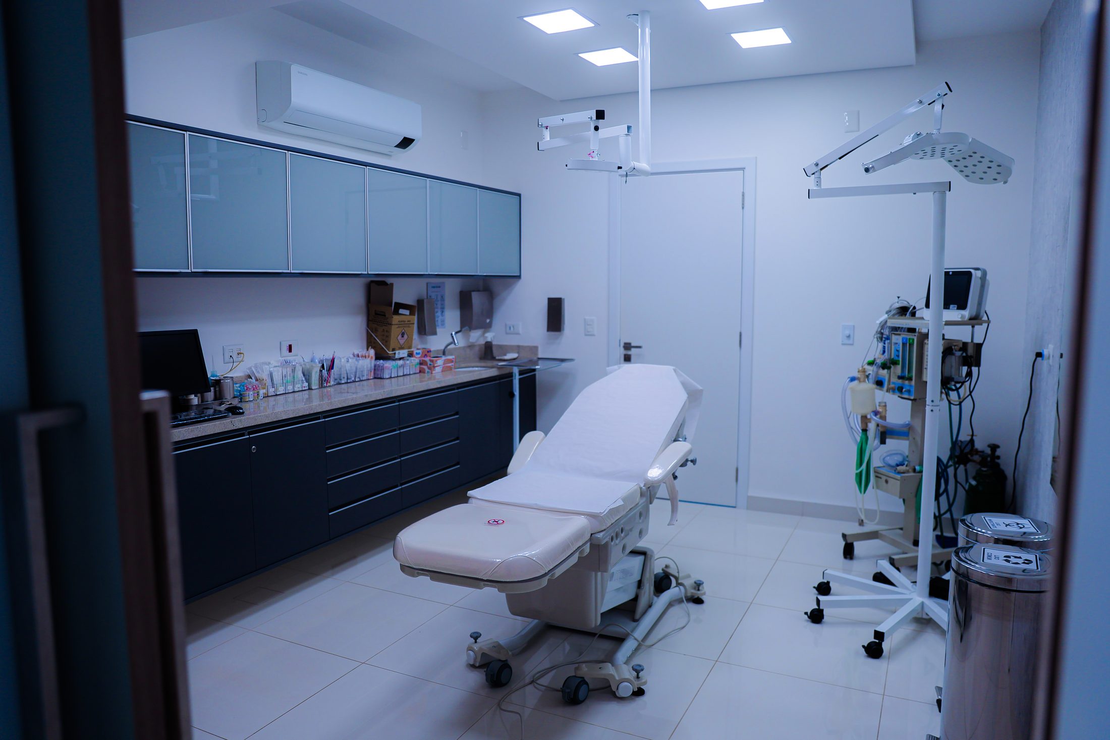 Sala de procedimentos do Hospital Espaço da Plástica